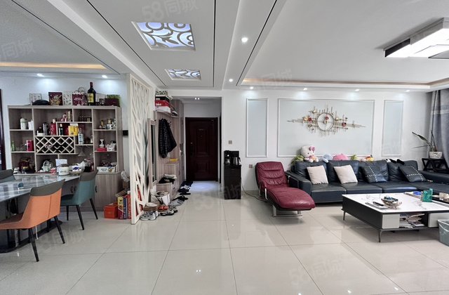 急售！润景苑东区 全屋定制精装修 带车位储藏室免大税随时看房