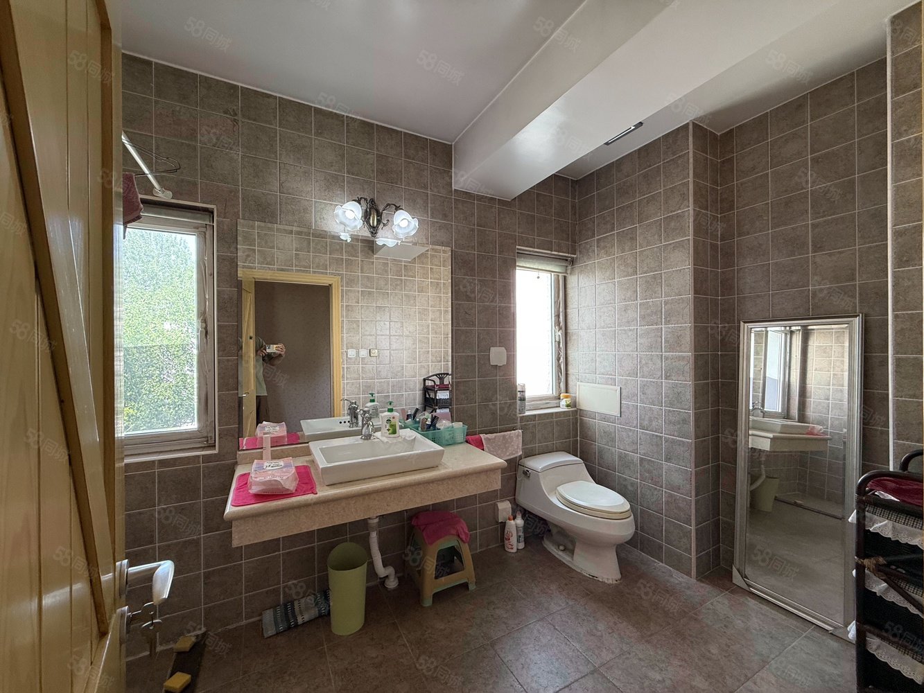 贏海莊園5室2廳3衛(wèi)335.61㎡南北1360萬