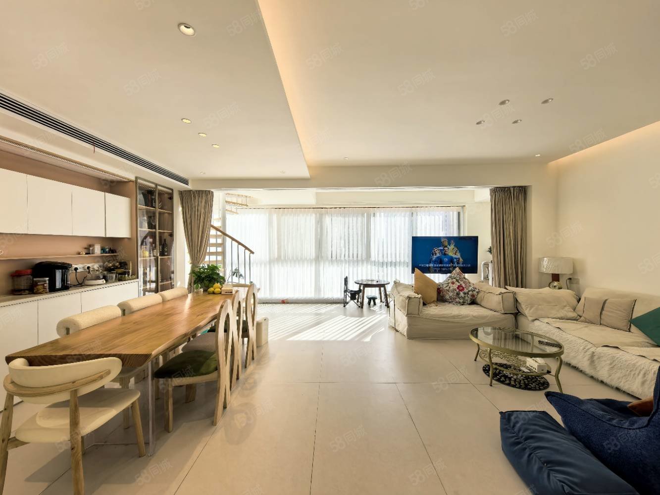 德和领秀广场4室2厅2卫140㎡南北172.8万