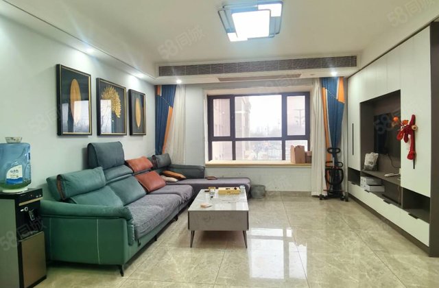 裕昌莲湖新城 次新房 边户三室两厅两卫 带车位 满二