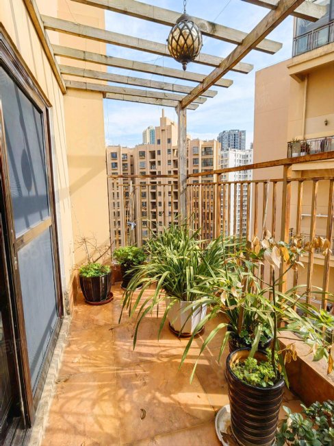 中天花园6室2厅3卫155.34㎡南北230万