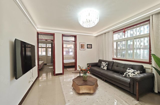 育红南邻 丽水名都家属院精装一楼带院，正三室两厅