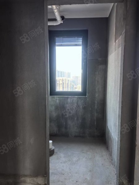 绿城玫瑰园4室2厅2卫143㎡南北114万