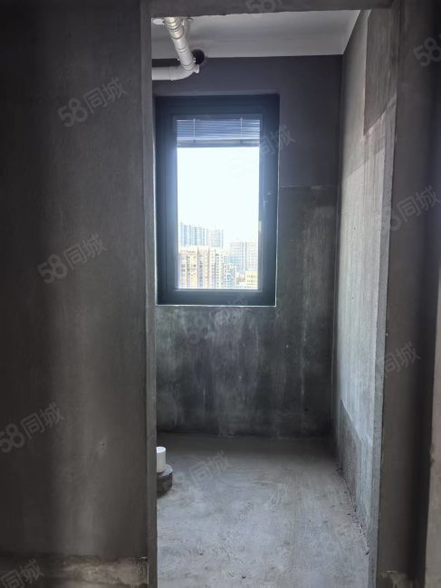 绿城玫瑰园4室2厅2卫143㎡南北114万