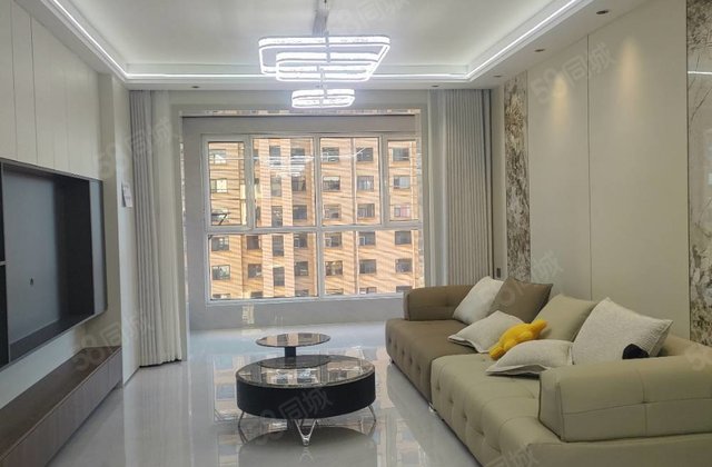 万泰城上城3室2厅1卫110㎡南北75.8万