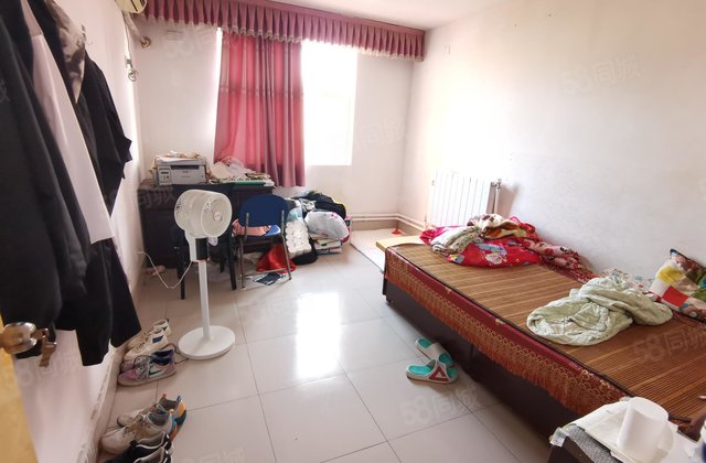 七中东临,一口价45 ,三室两厅,正泰家园,亚大怡景