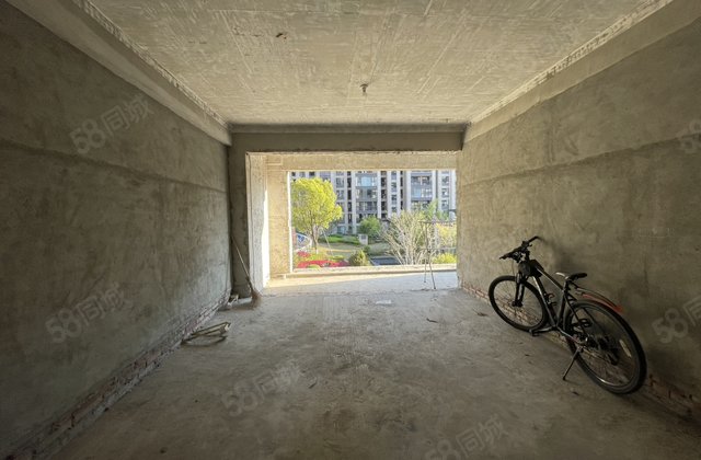 建发央著4室2厅138㎡135万二手房图片