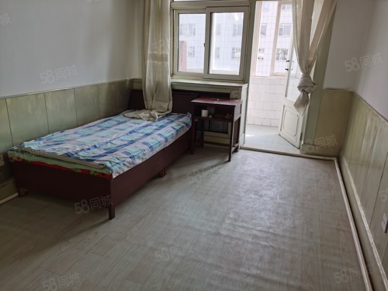 新建分局家属楼2室1厅1卫62㎡南7万