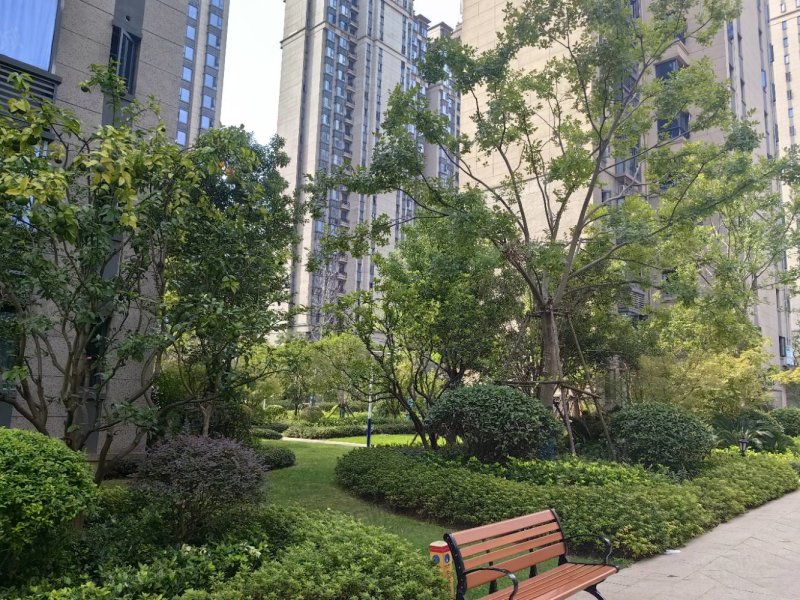 恒大绿洲4室2厅2卫150㎡南北87.8万