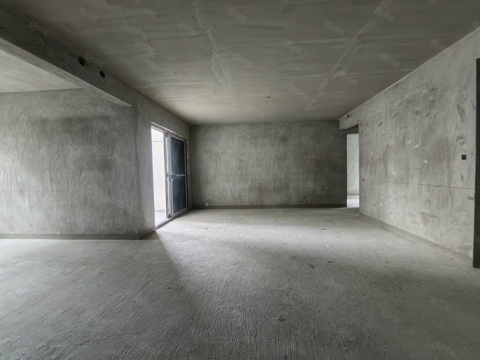 国瑞麓林府4室2厅3卫142㎡南北125万