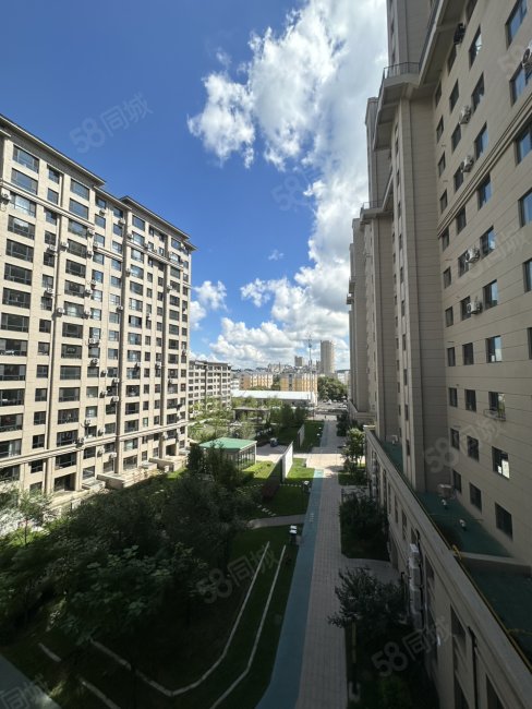 翡翠书院1室1厅1卫45.93㎡东19万