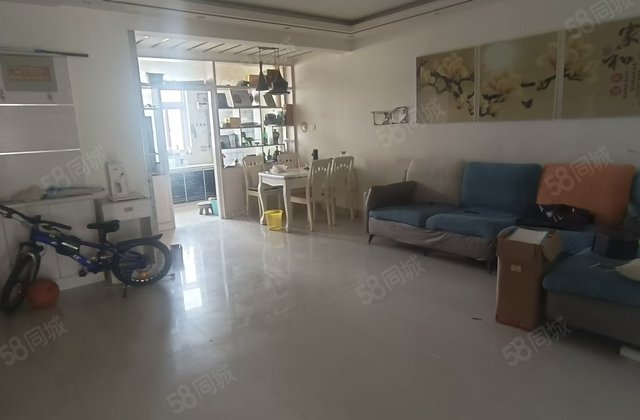 香格里小镇 小三房 南北通透 密度低 精装好房 正规商品房