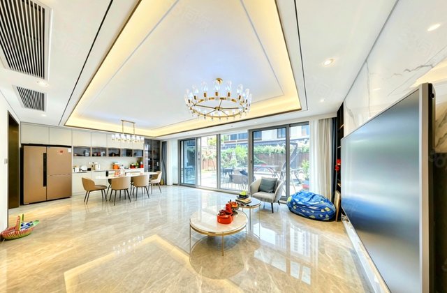绿城凤起朝鸣5室3厅320.72㎡1300万二手房图片