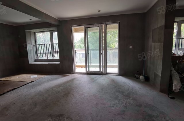 公园18724室2厅139.42㎡306万二手房图片