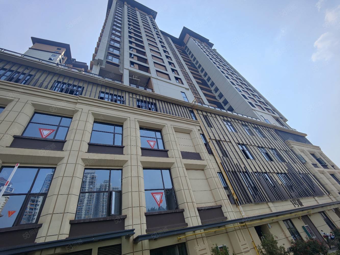 海茵国际花城4室2厅2卫142.97㎡南北118.5万