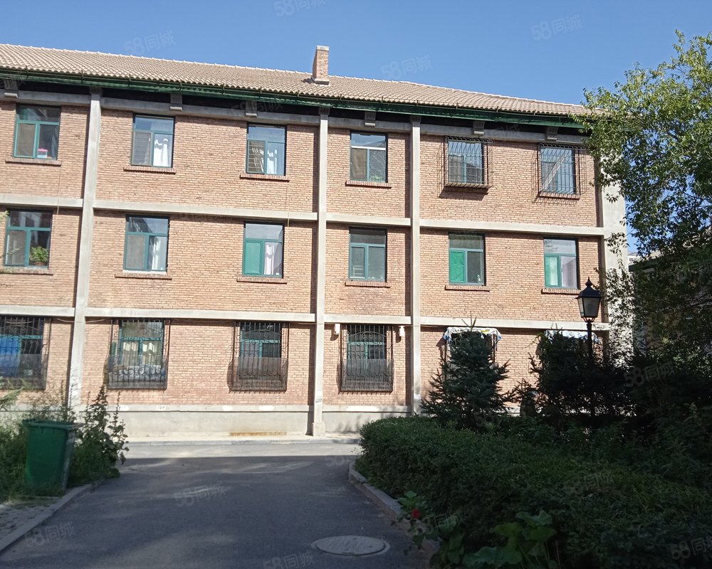 钢铁大街32号街坊