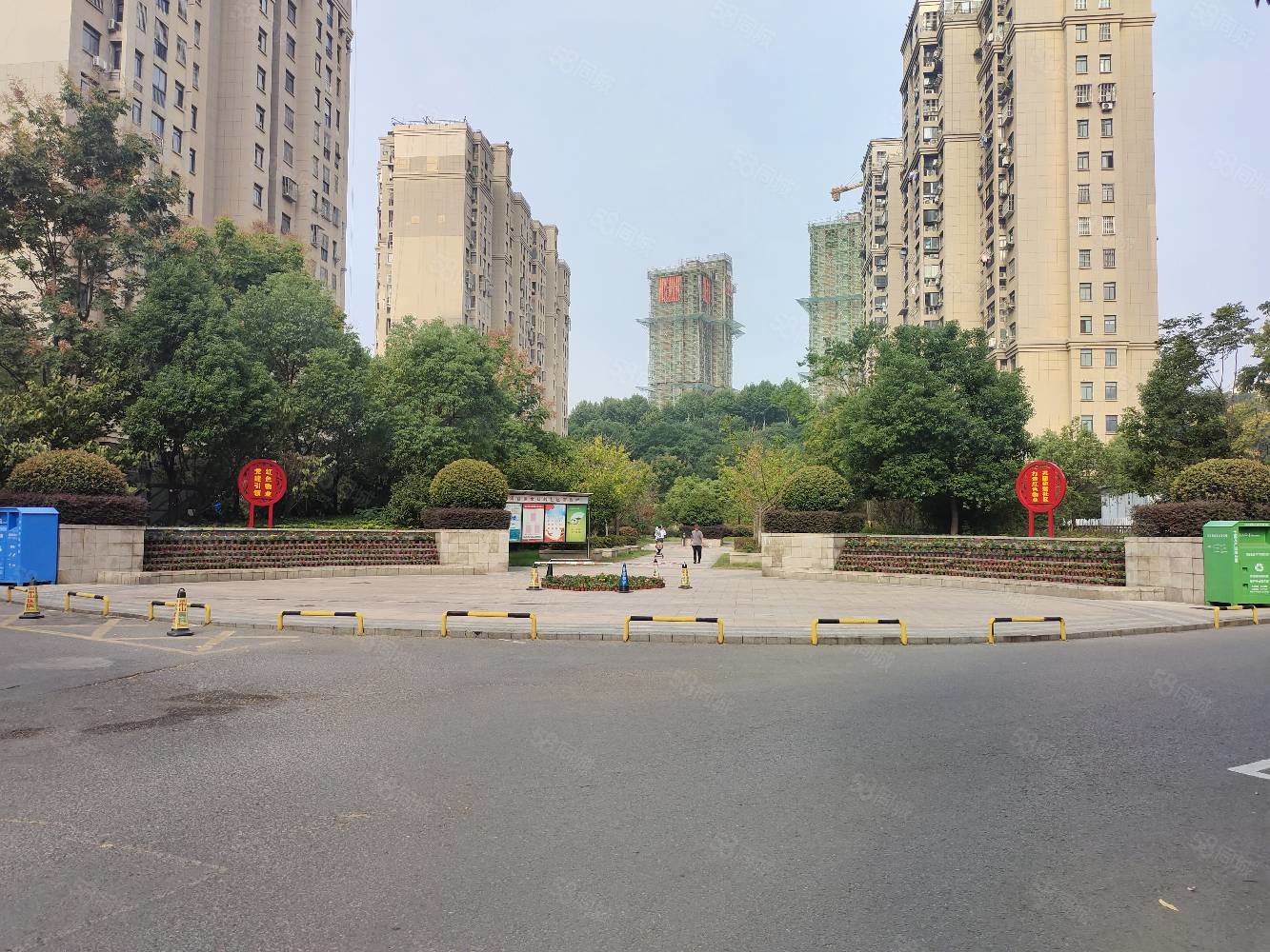 瑞龙公馆3室2厅1卫119㎡南95.8万