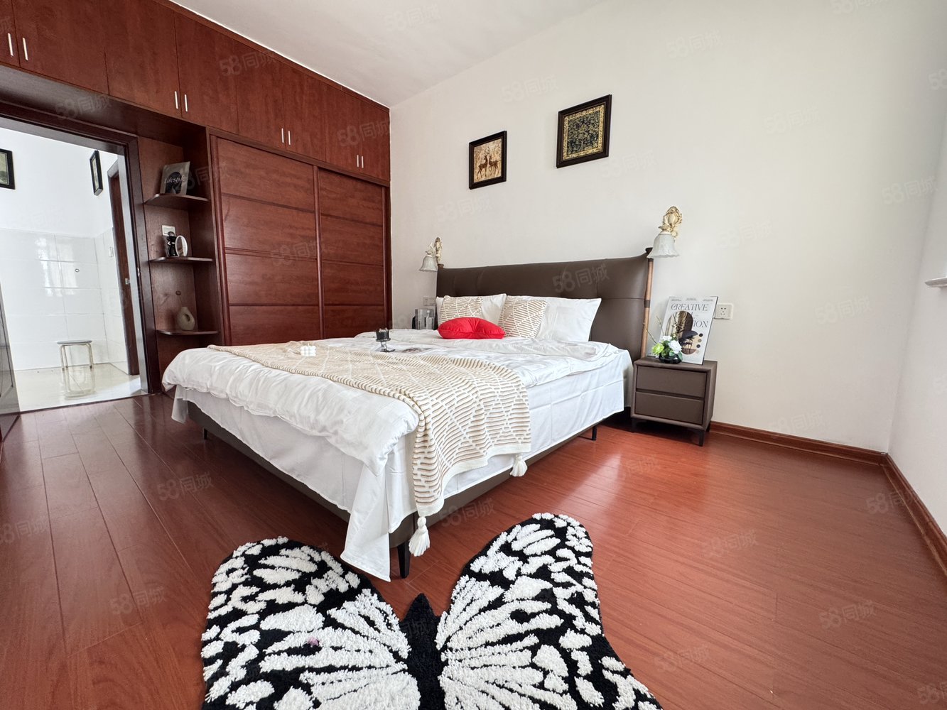 警苑6室2厅3卫160㎡南北79.8万