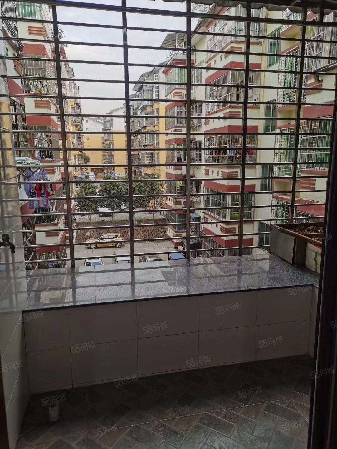 曼陀岩路16号小区2室1厅1卫44.53㎡东34万