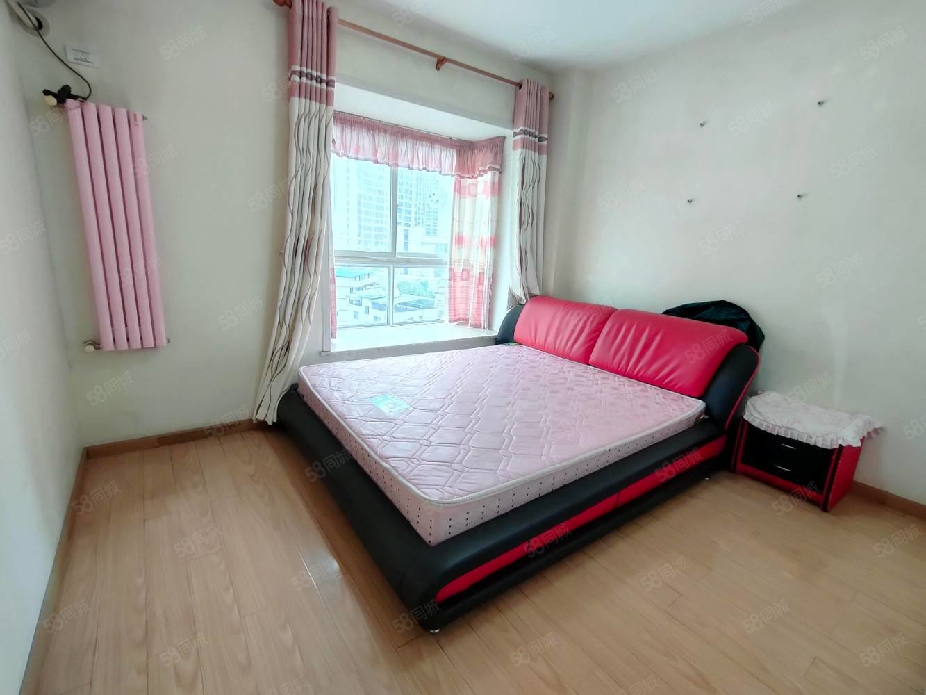 宏发明珠3室2厅1卫115㎡东南55万