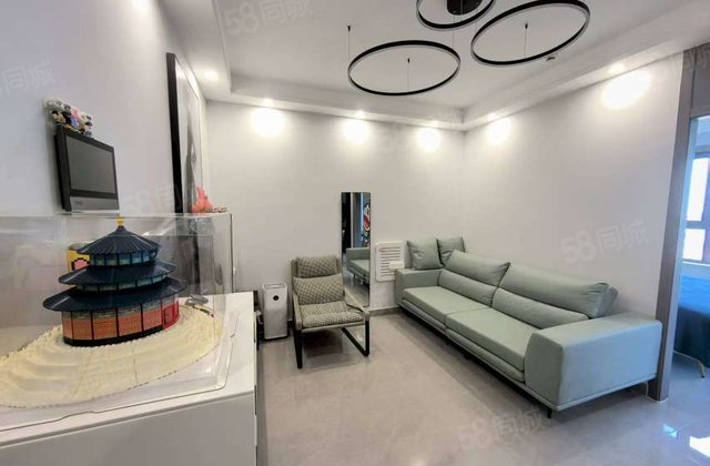 公园旁  纯商品  全屋智能能  带全屋家具带储