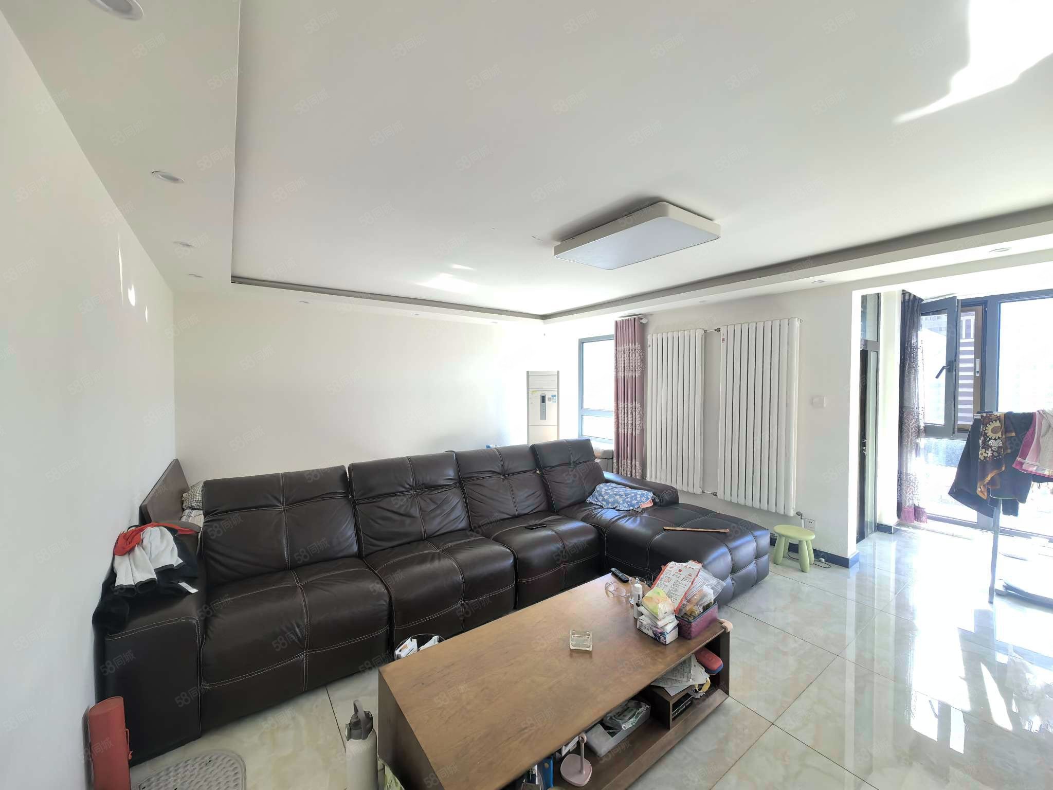 都麗豪廷4室3廳2衛(wèi)217㎡南北359萬