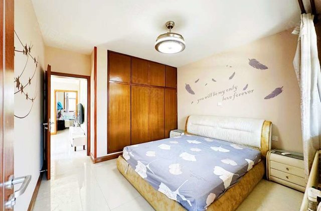 18万装修 边户 楼层 有车位储藏室