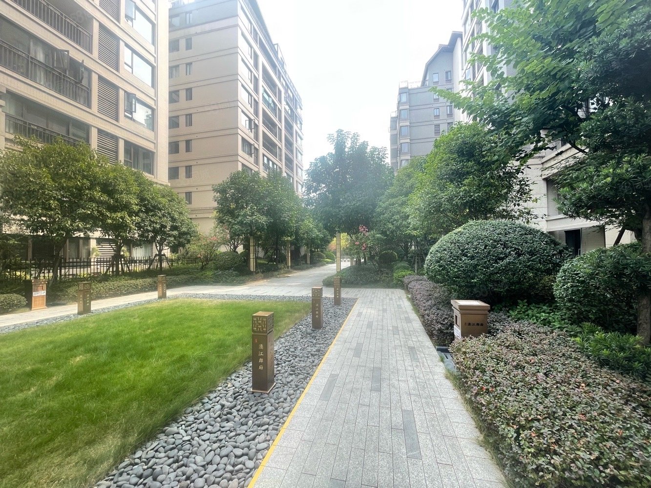 兴进漓江郡府香桂府4室2厅2卫125㎡南北123万