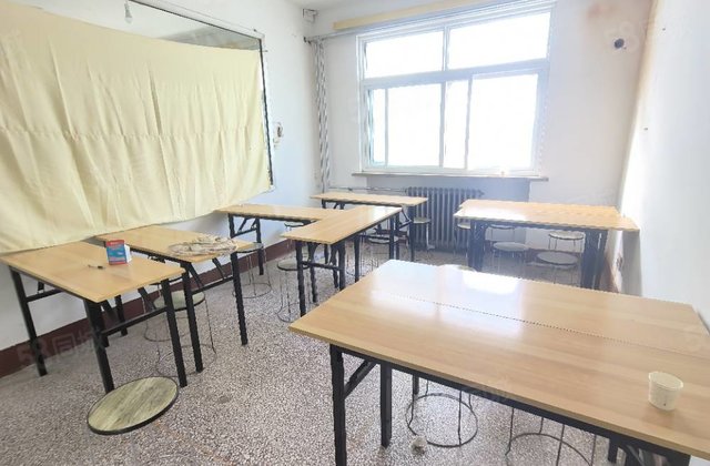 文轩中学本部！老一中 一中家属院 三室朝阳 停车方便 租金高