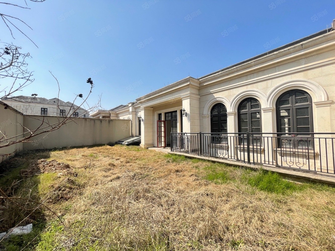 绿城金华御园(别墅)6室3厅5卫845.62㎡南2280万