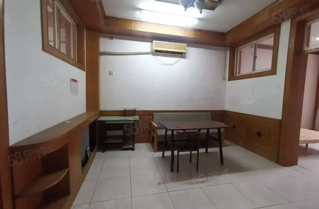 3室2厅 南北通透 简单装修 88平 房东急置换 诚意买房