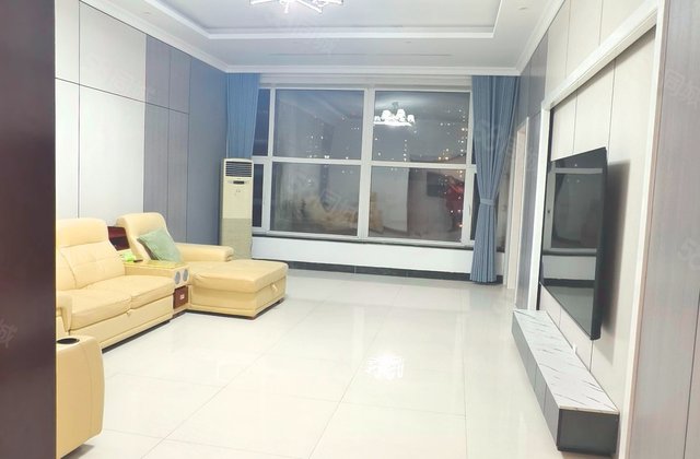 鸿城国际花园3室2厅176.01㎡110万二手房图片