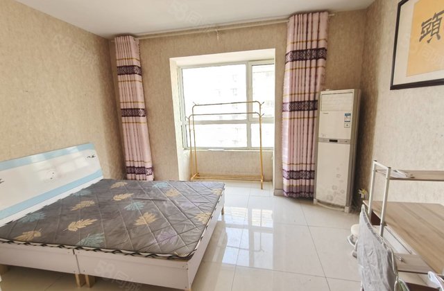 业主急售，去年145万不卖，今年114万，带车位储藏室，纯赔