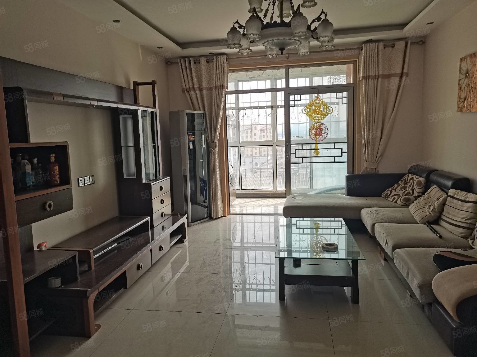 帝景华庭3室2厅1卫146㎡南北63万