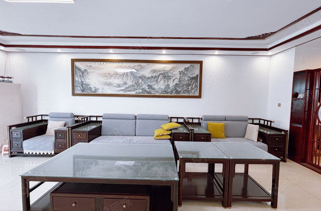 东昌湖西 单位家属院 精装四室东边户 送车库