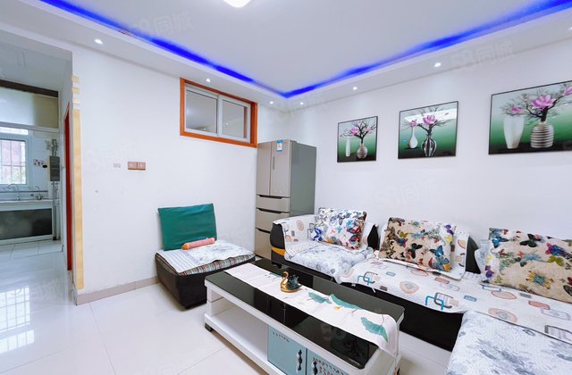 嘉明 中间楼层采光好 交通便捷 小区新 精装好房 小三房