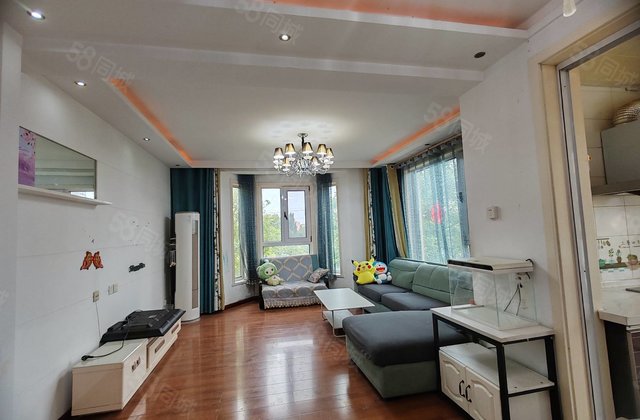 湖边 城市主人 三室两卫 中层 边户 全明户型