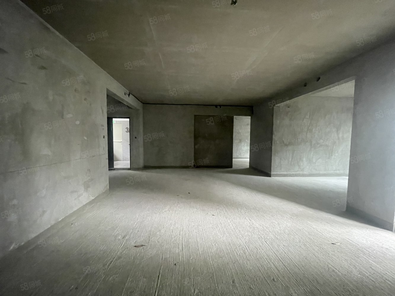 国瑞麓林府4室2厅3卫143㎡南北125万