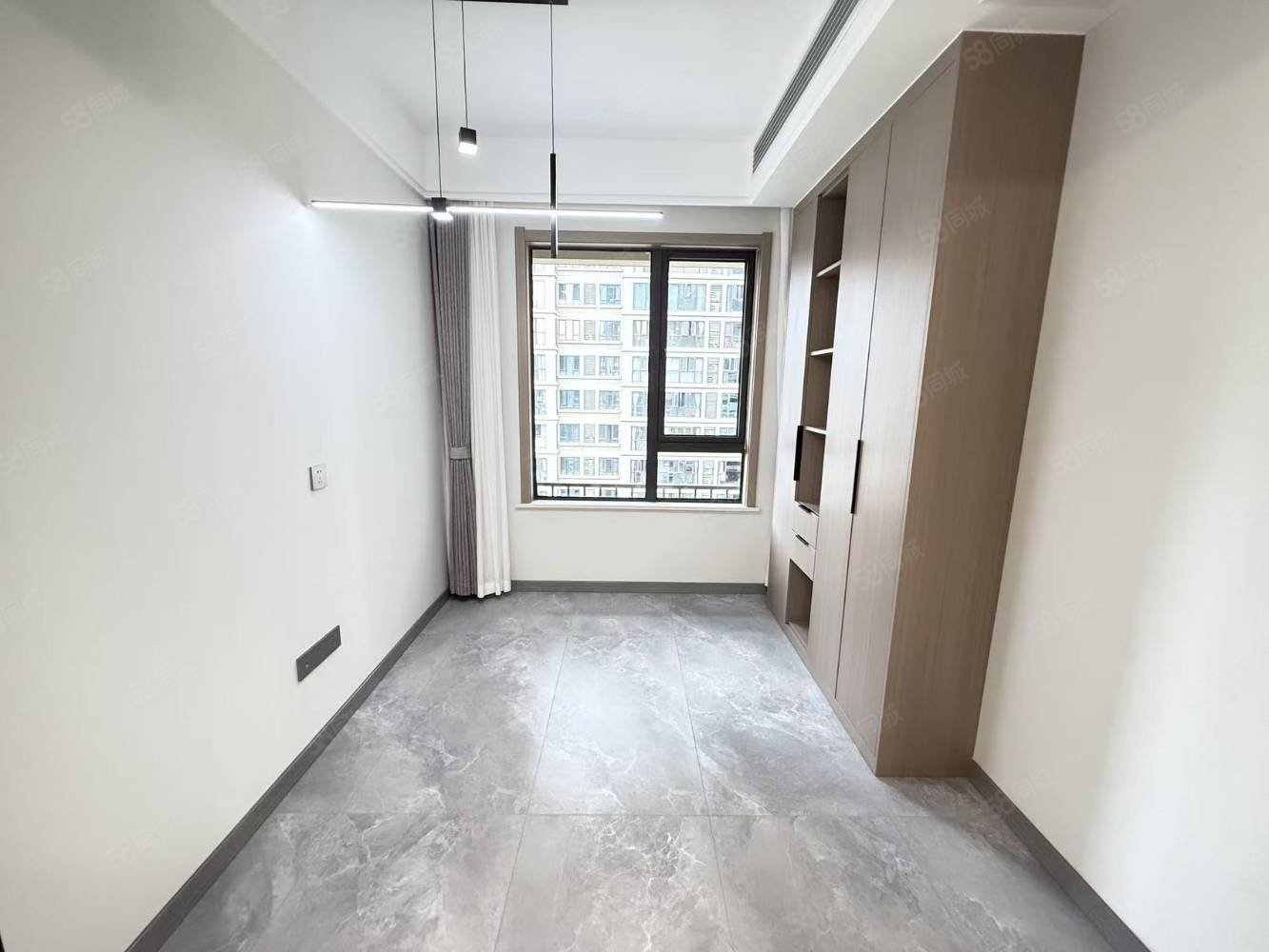 招商兰溪谷4室2厅2卫130㎡南北125万