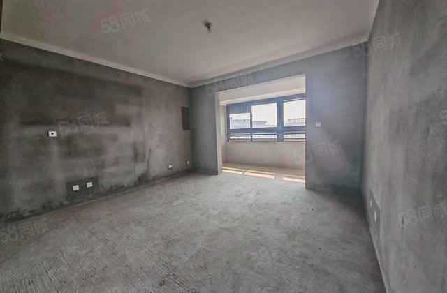 荣润湖畔玲珑4室2厅141.79㎡69.8万二手房图片