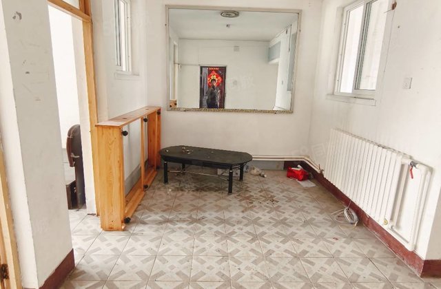 文轩，八中，外国语，一墙之隔，自来水公司，区委家属院