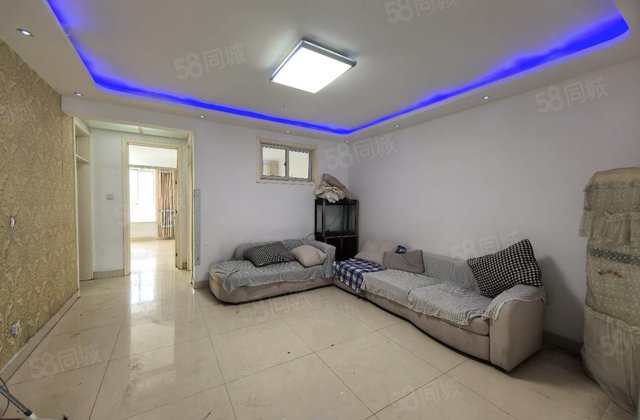 巡防大队兴华路，光岳花园对过3室69万电梯房