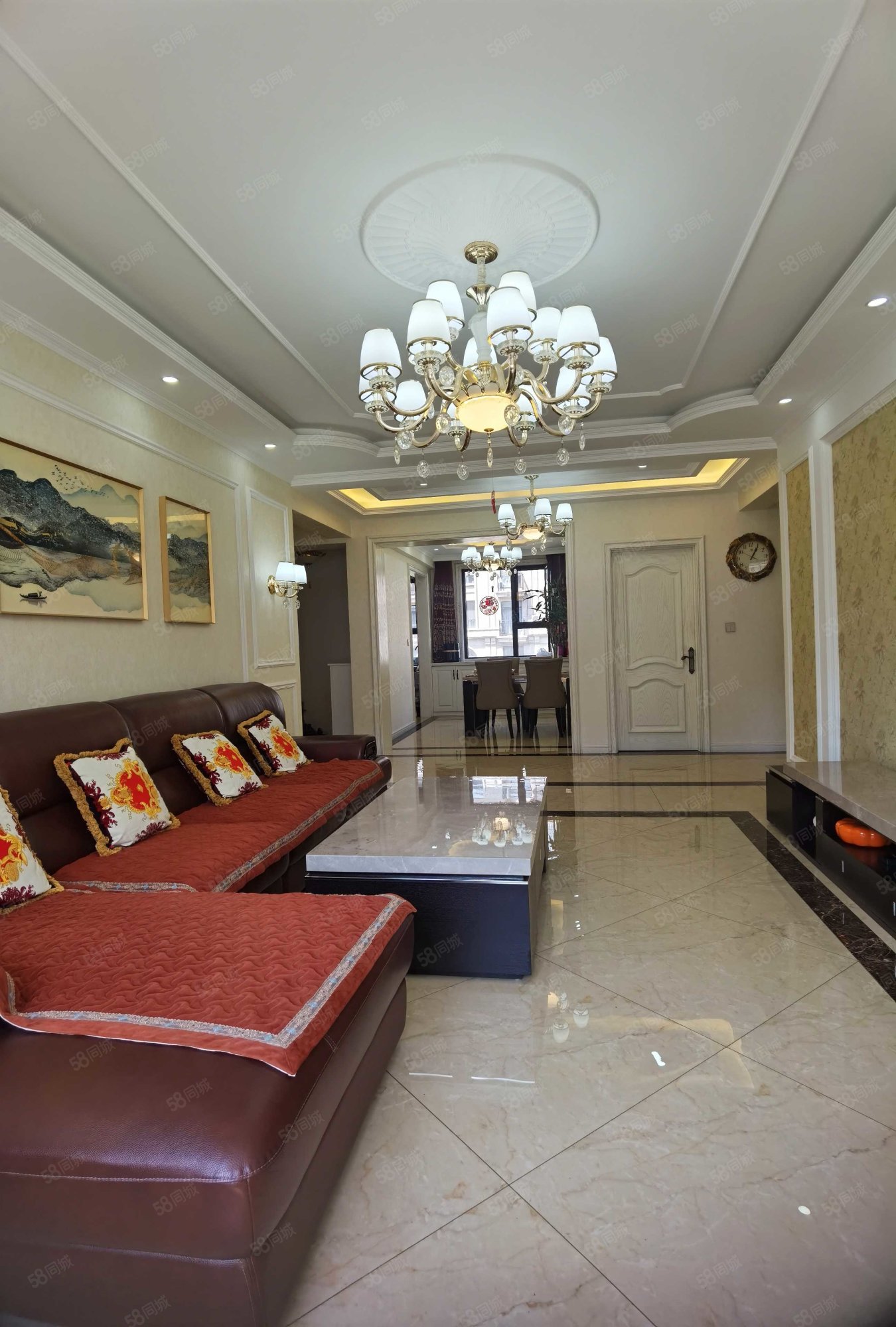 山语城3室2厅2卫140㎡南115万