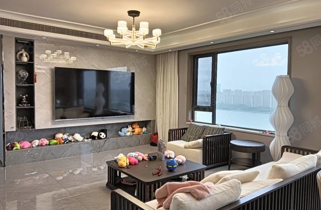 百合新城 四室两卫 观景房 带储藏室 免大税 精装拎包入住