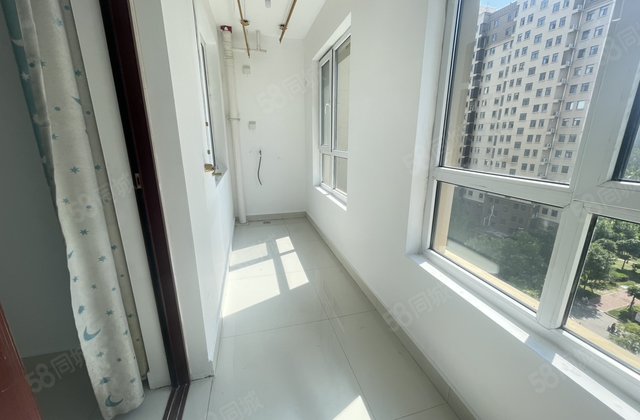 紧邻昌润路双阳台东边户 中间楼层带车位储藏室免大税