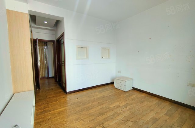 嘉信城市花园三期3室2厅133.16㎡110万二手房图片