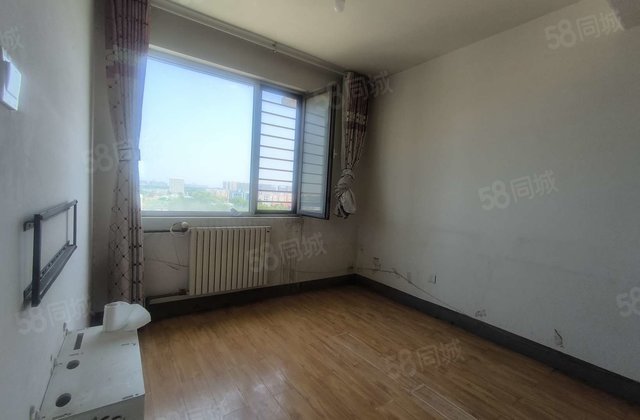 火车站北邻  铁路安民小区 电梯房 3室1厅 诚心出售 送储