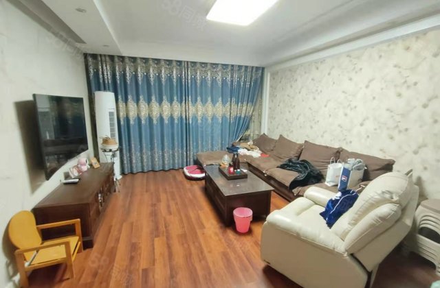 畅博书香东郡精装3室2厅146平免大税十车储好楼层135万