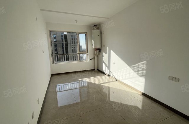 民生东边户 三室朝阳  带车位储藏室