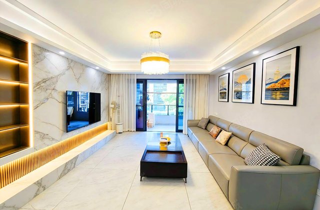 约克郡壹號湖畔4室2厅160.2㎡308万二手房图片